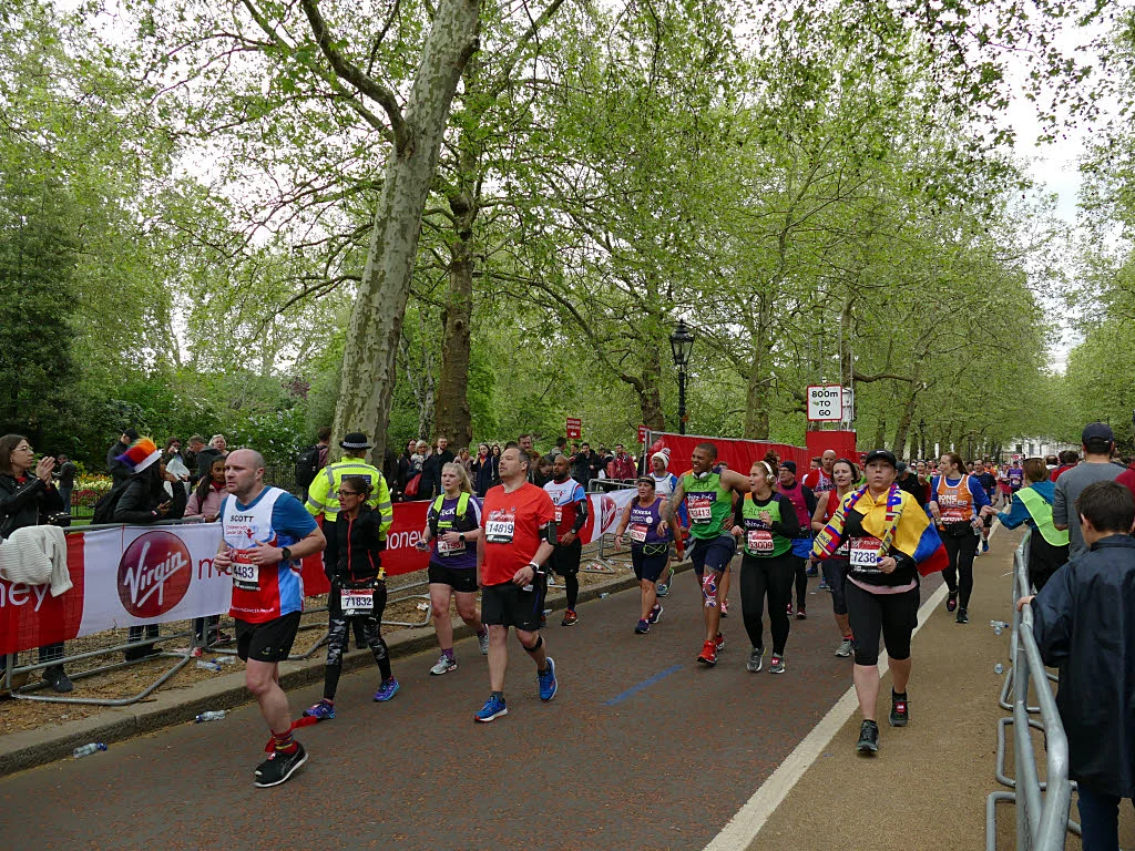 Running hydration guide — Running Hydration Guide: How Much to Drink and When
